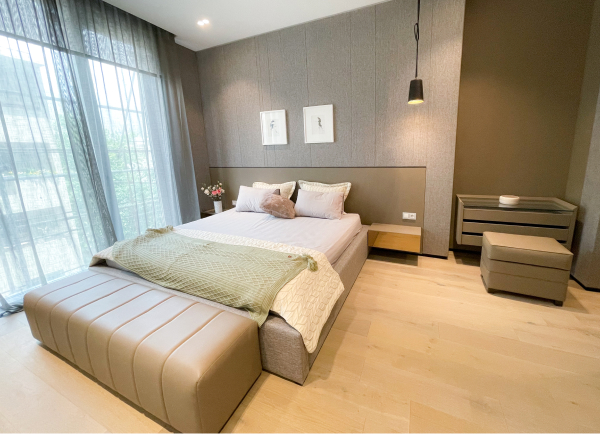 bed-panel 1.jpg